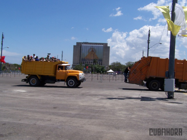 Limpieza de la Plaza de la Revolución - 04