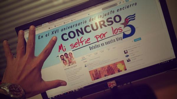 Militante de la Unión Patriótica de Venezuela  “Mi selfie por los Cinco”