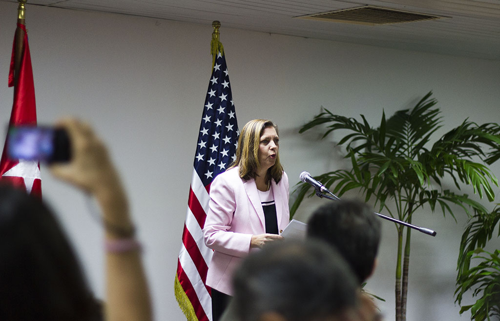 Ronda de conversaciones Josefina Vidal