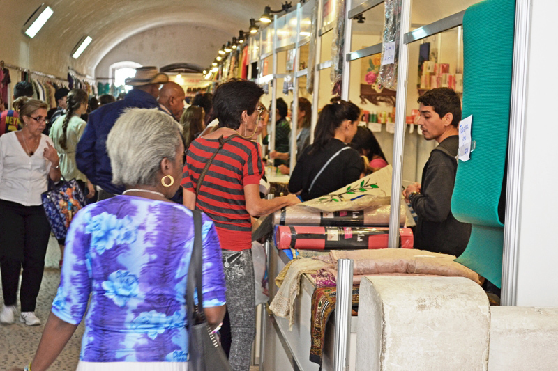 Presencia de la India Feria del Libro 03