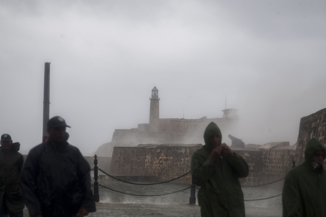 Penetraciones del mar en el malecón habanero. Penetraciones del mar en el malecón habanero.