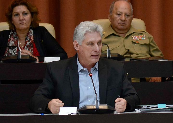 Miguel Díaz-Canel reunión con diputados