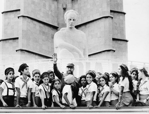 Fidel Castro-en la Plaza de la Revolución