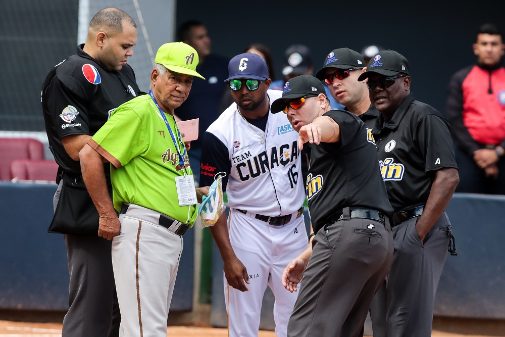 Carlos Martí, Agricultores vs Curazao en la Serie del Caribe