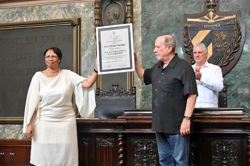 Silvio Rodríguez, Doctor Honoris Causa en Ciencias Sociales y Humanidades