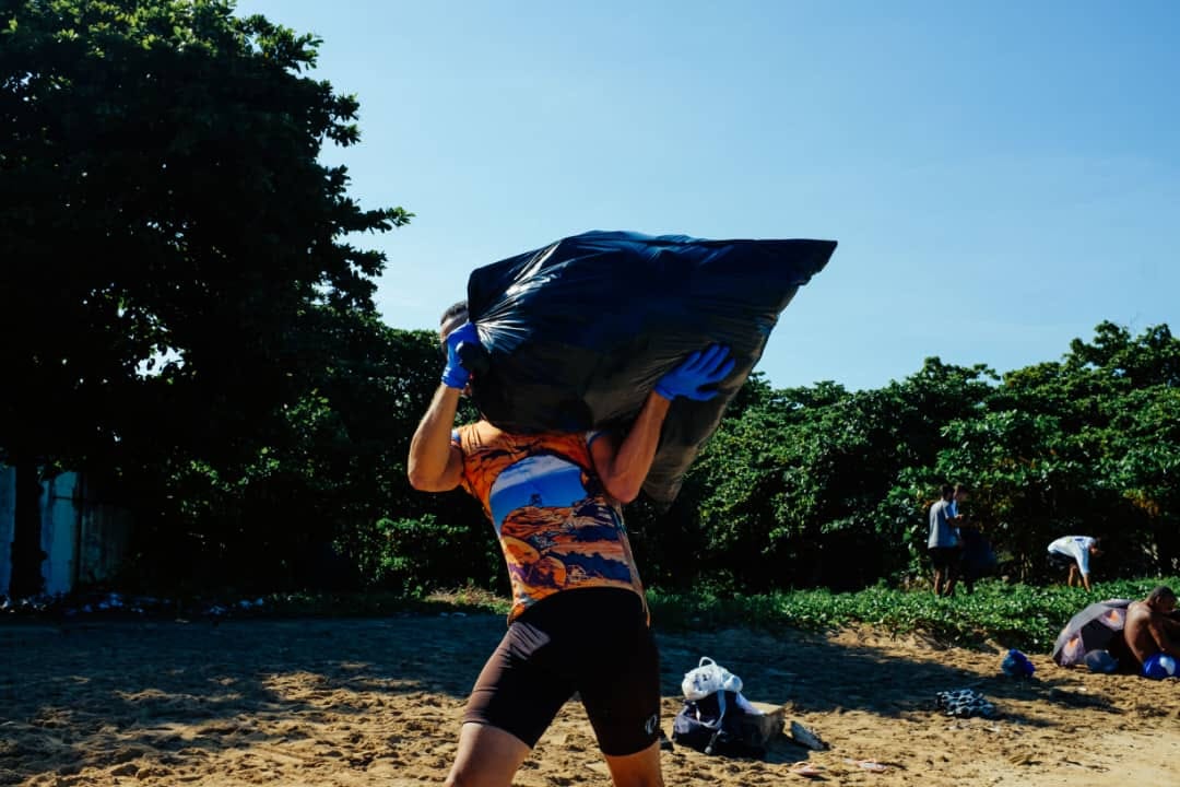 Jornada de limpieza costera (David Estrada Rodríguez/Naturaleza Secreta de Cuba)