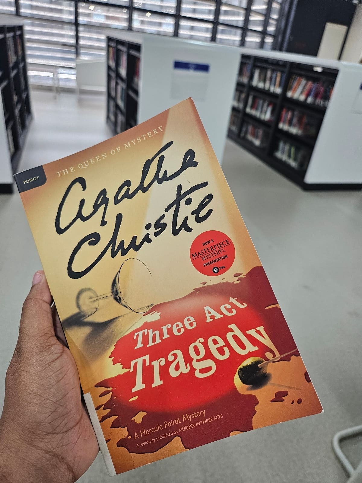 La biblioteca Tianjin Binhai, es uno de los diseños futuristas más reconocidos en China, por su capacidad de poder albergar 1,2 millones de libros.