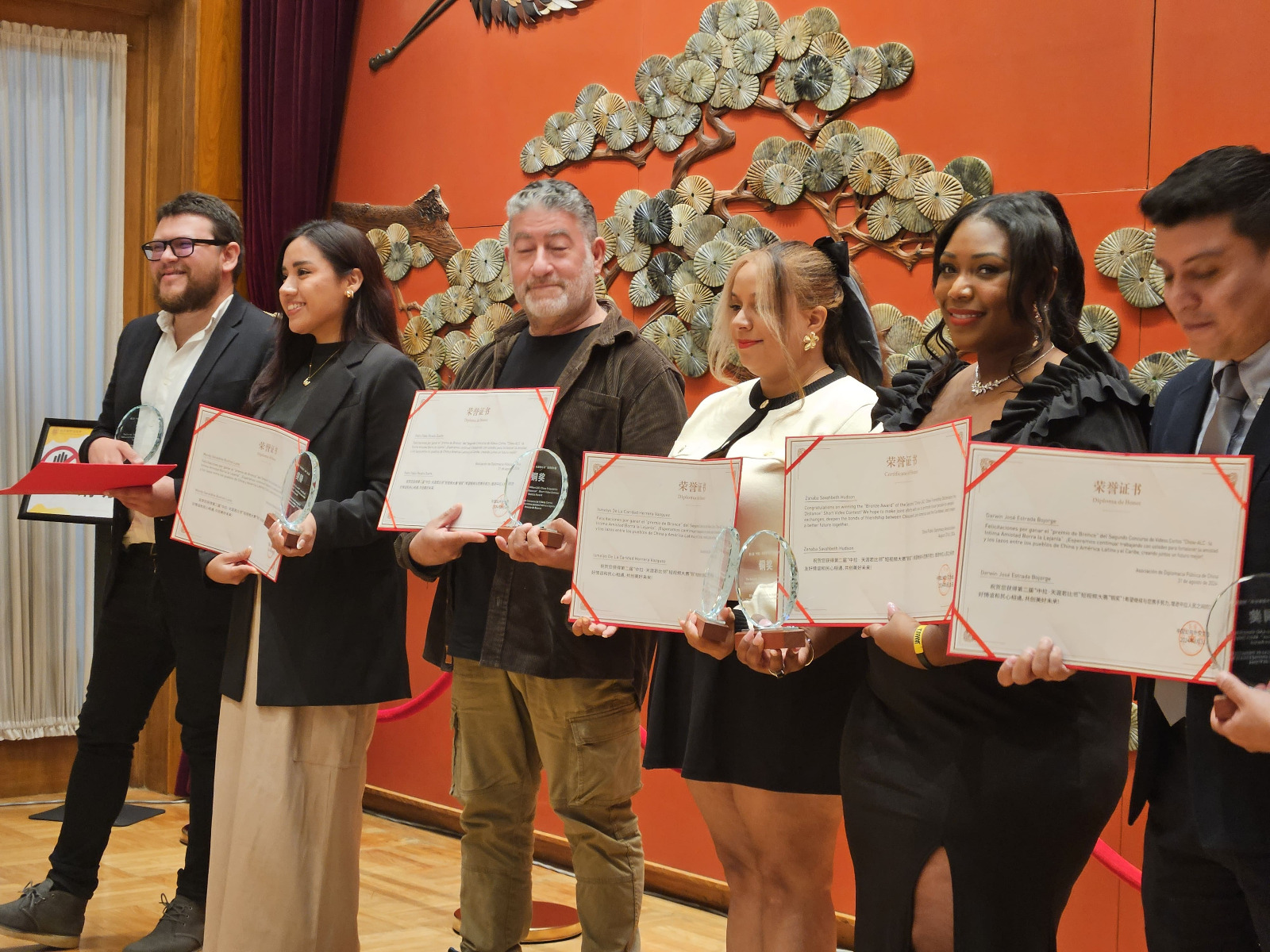 Una cubana radicada en España obtuvo medalla de bronce en el concurso internacional de videos cortos “China-ALC, la íntima amistad borra la lejanía” 