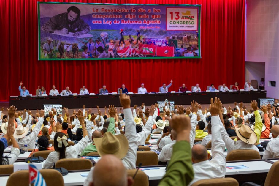 Campesinos cubanos en Congreso