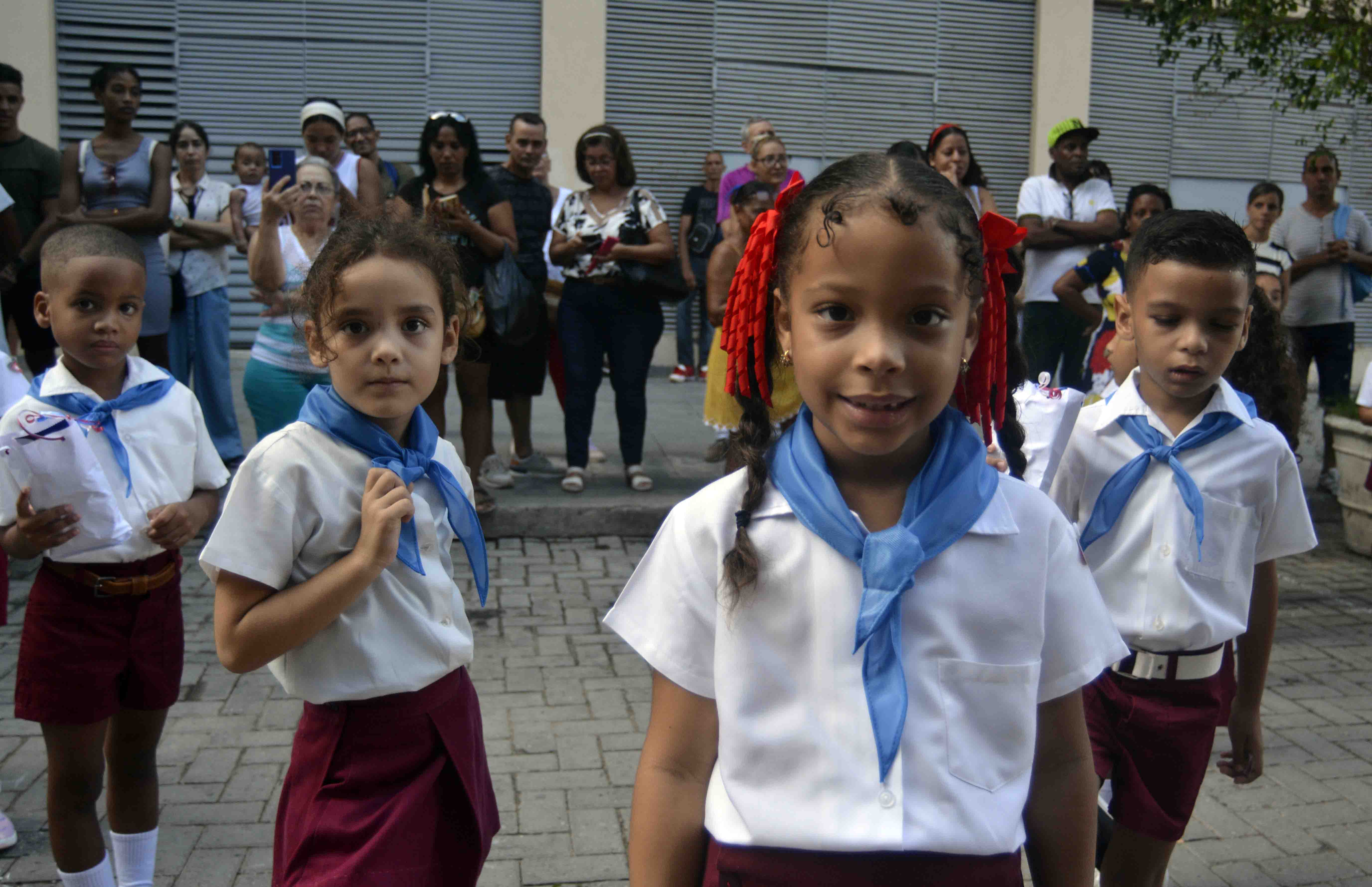 Alumnos de primer grado se convierten en pioneros