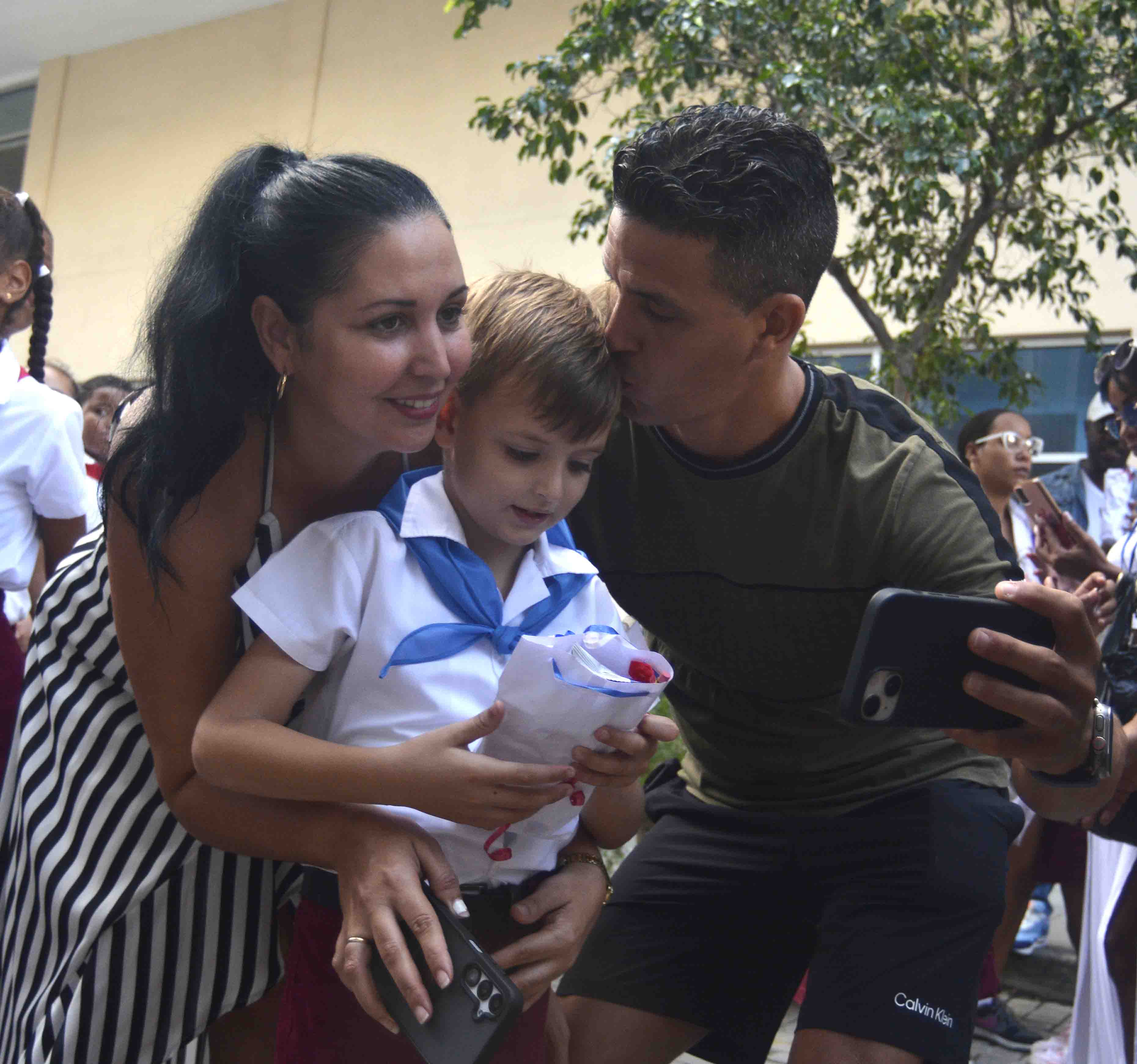 Alumnos de primer grado se convierten en pioneros