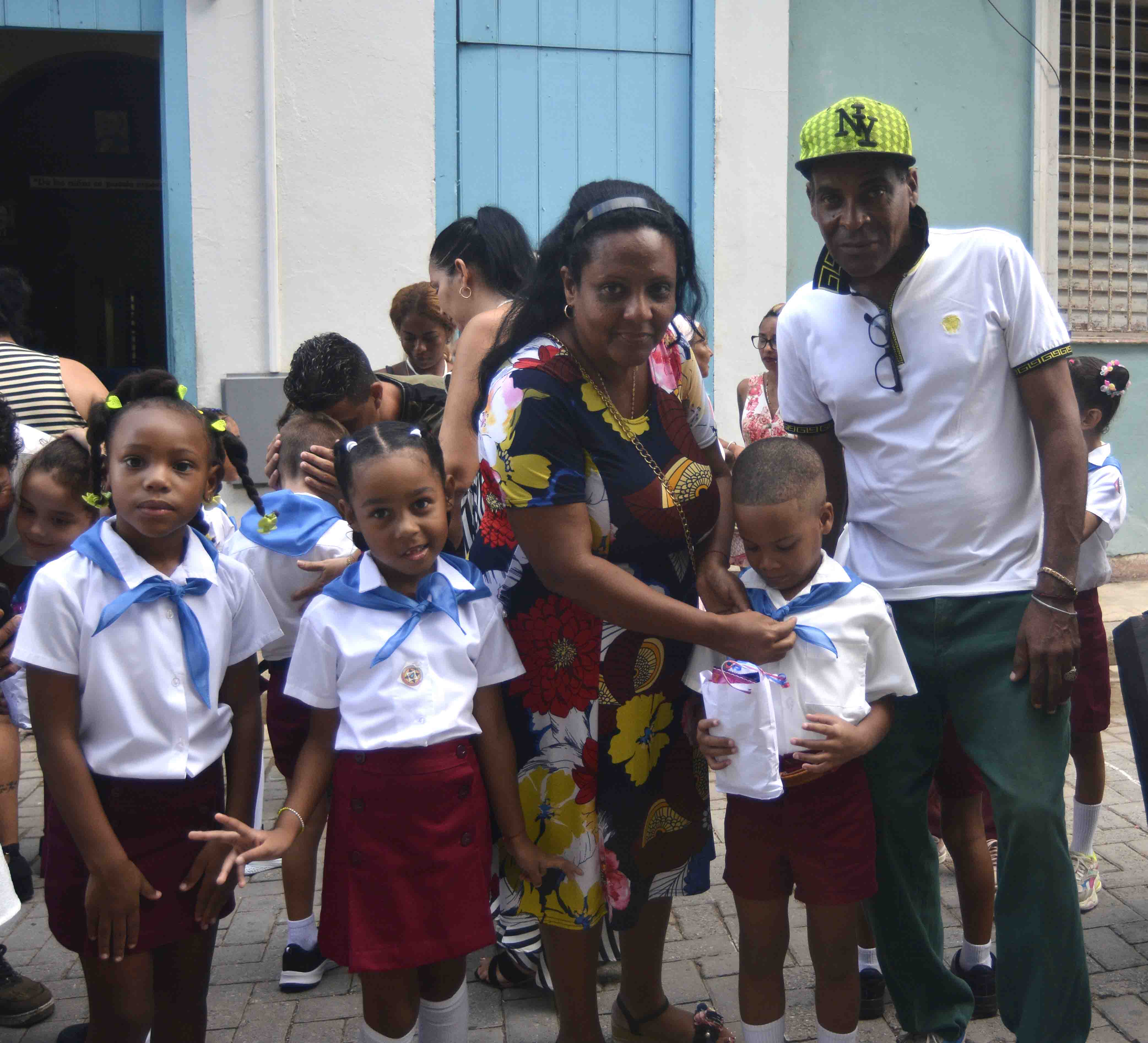 Alumnos de primer grado se convierten en pioneros