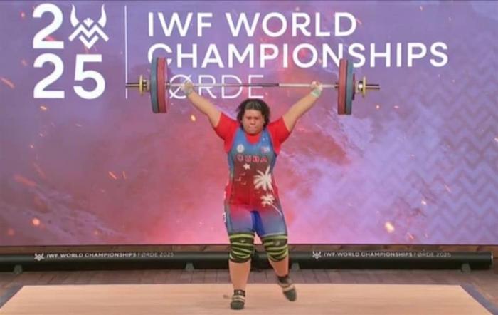 Pesas femeninas en Cuba hacen historia