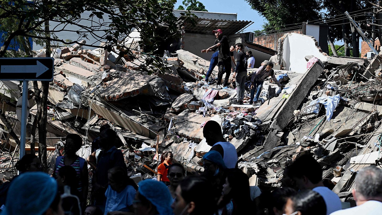 Terremoto de magnitud 7,4 sacude el oeste de Colombia Terremoto de magnitud 7,4 sacude el oeste de Colombia
