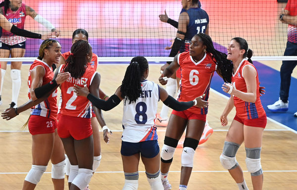 Equipo femenino de voleibol de Cuba derrota a México, pero pierde ante Canadá en Continental Norceca Equipo femenino de voleibol de Cuba derrota a México, pero pierde ante Canadá en Continental Norceca