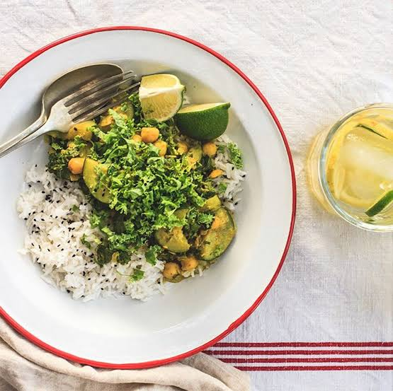 Ensalada saludable baja en calorías Tomado de ELLE